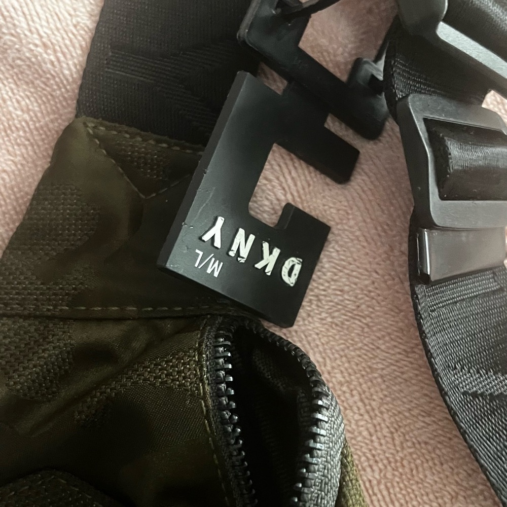 DKNY FANNY PACK